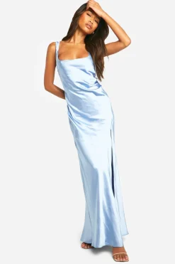 boohoo Robe longue en satin pour demoiselle d'honneur à encolure carrée<Femme Robes Demoiselles D'Honneur|Satin Et Dentelle