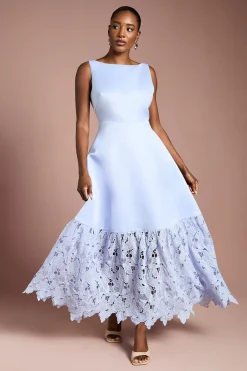Robe Longue en Satin Structurée avec Ourlet en Dentelle