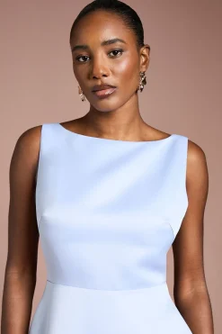 Robe Longue en Satin Structurée avec Ourlet en Dentelle