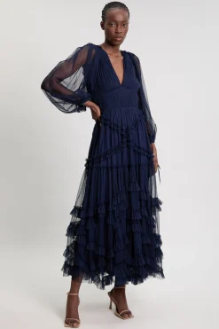 Robe Longue En Tulle À Manches Longues Et Superpositions
