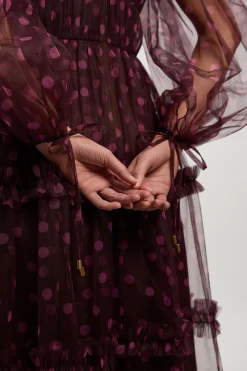 Robe Longue en Tulle à Pois avec Décolleté Plongeant et Manches Bouffantes