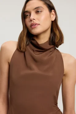 Robe Longue En Viscose Satinée À Encolure Drapée Cowl