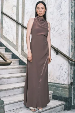 Robe Longue En Viscose Satinée À Encolure Drapée Cowl