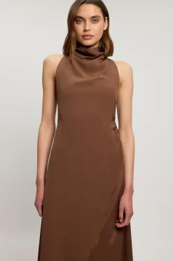 Robe Longue En Viscose Satinée À Encolure Drapée Cowl