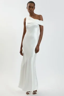 Robe Longue En Viscose Satinée À Épaule Asymétrique