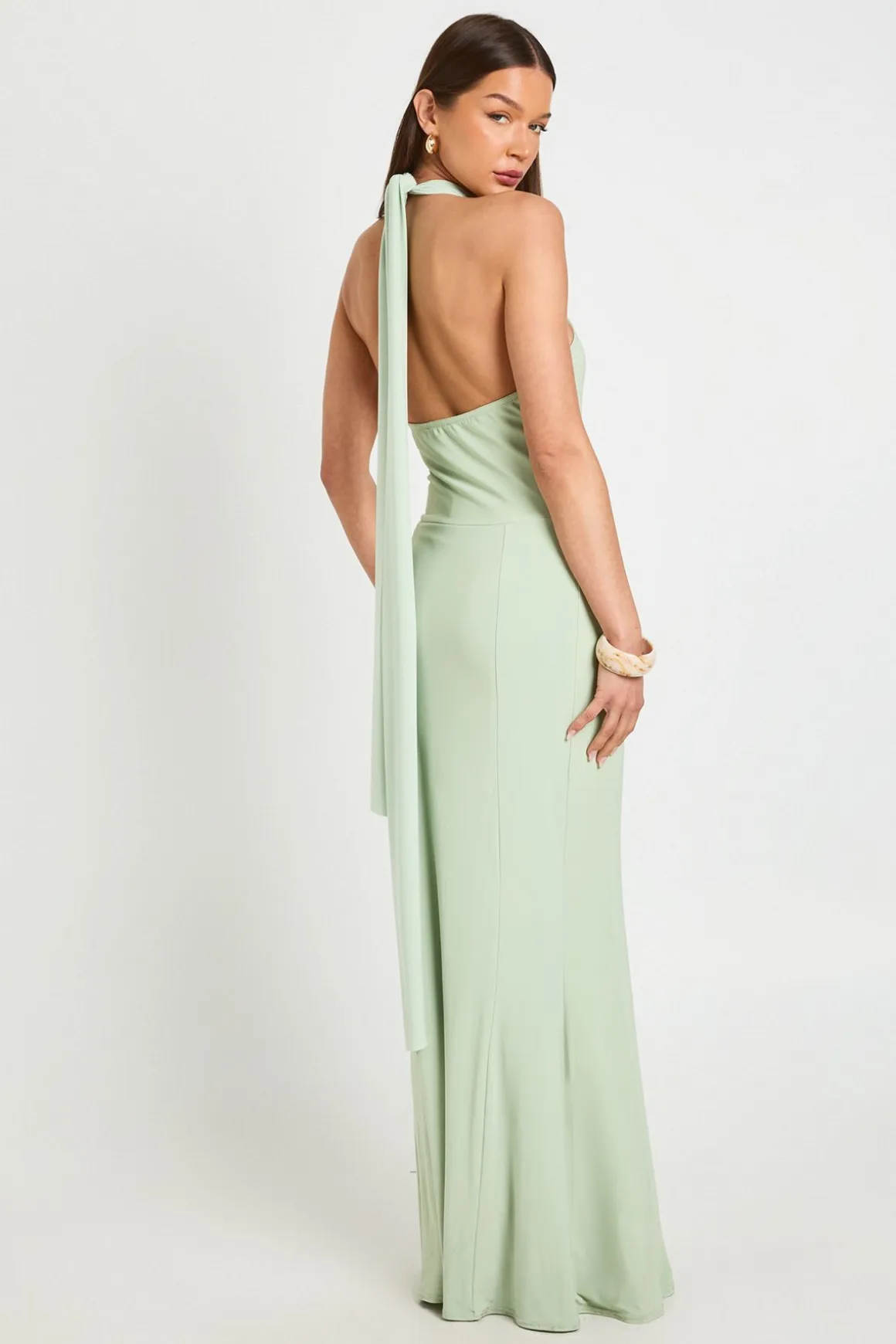 Robe Longue Fluide À Col Licou Avec Détails De Coutures