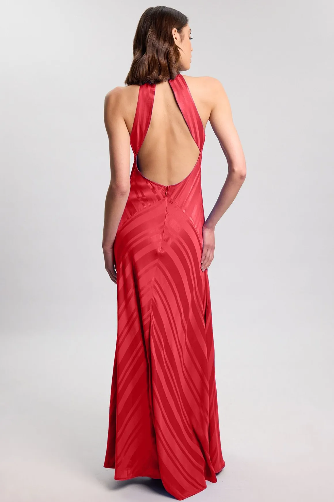 Robe Longue Fluide À Encolure Dos-nu Avec Détail De Tissu Rayé