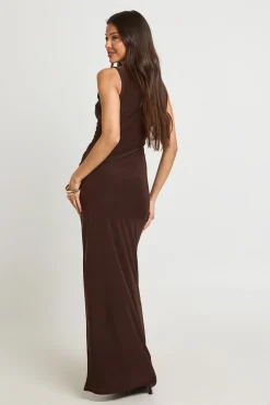 Robe Longue Froncée À Détail De Garniture Soyeuse