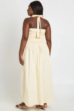 boohoo Robe Longue Grande Taille Col Licou Avec Détail Froncé<Femme Robes Patineuses|Robes