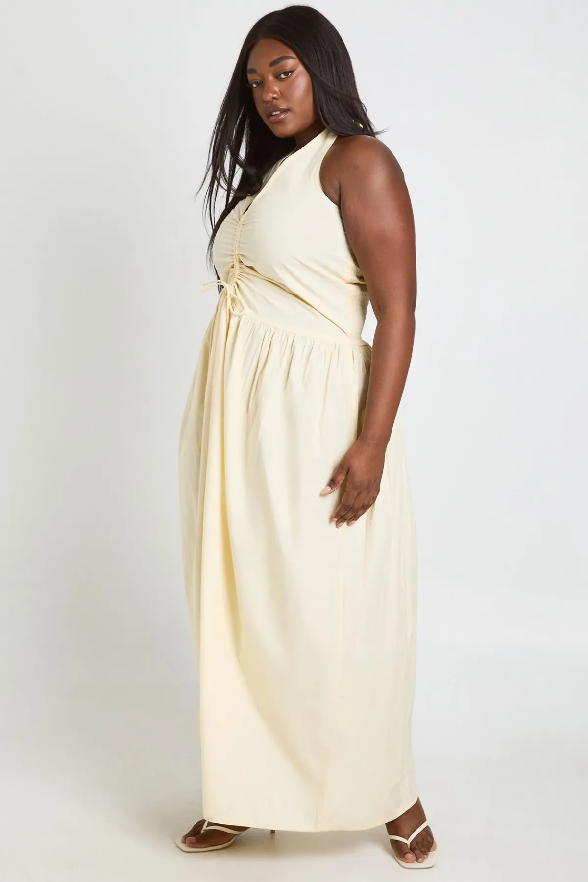 boohoo Robe Longue Grande Taille Col Licou Avec Détail Froncé<Femme Robes Patineuses|Robes