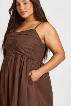 Robe Longue Grande Taille À Corsage Froncé