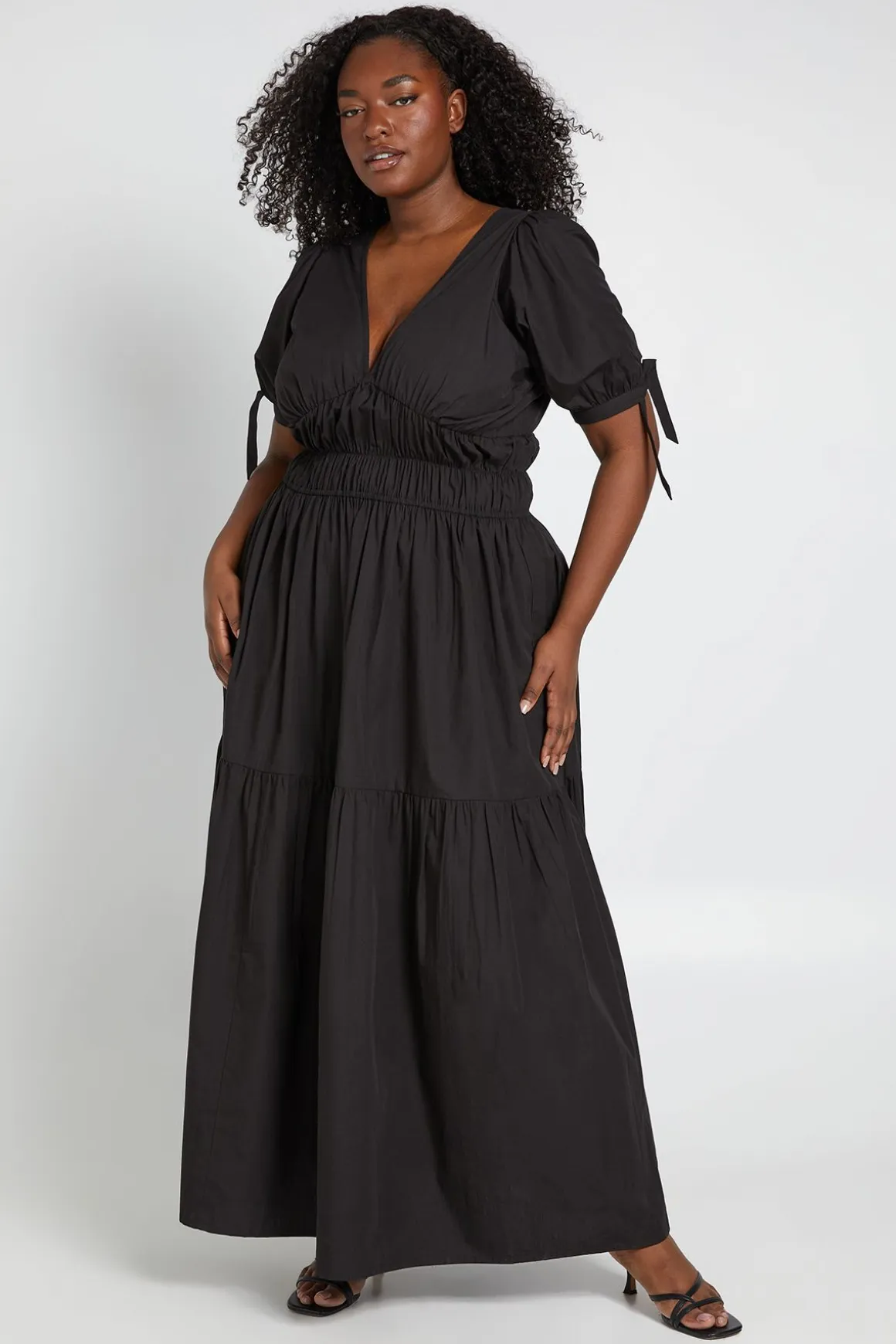 Robe Longue Grande Taille À Encolure En V Et Manches Bouffantes
