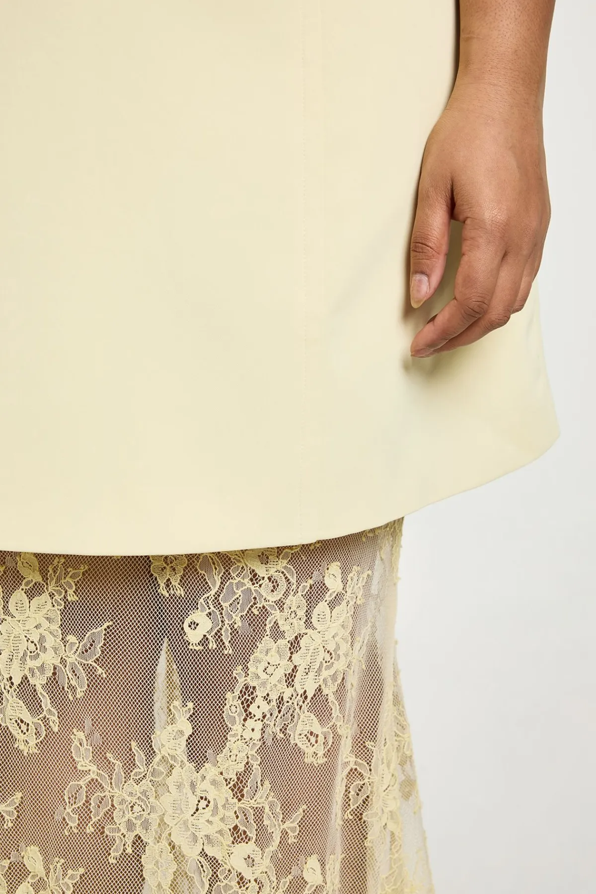 boohoo Robe Longue Grande Taille En Dentelle Structurée<Femme Satin Et Dentelle|Robes Bal De Promo