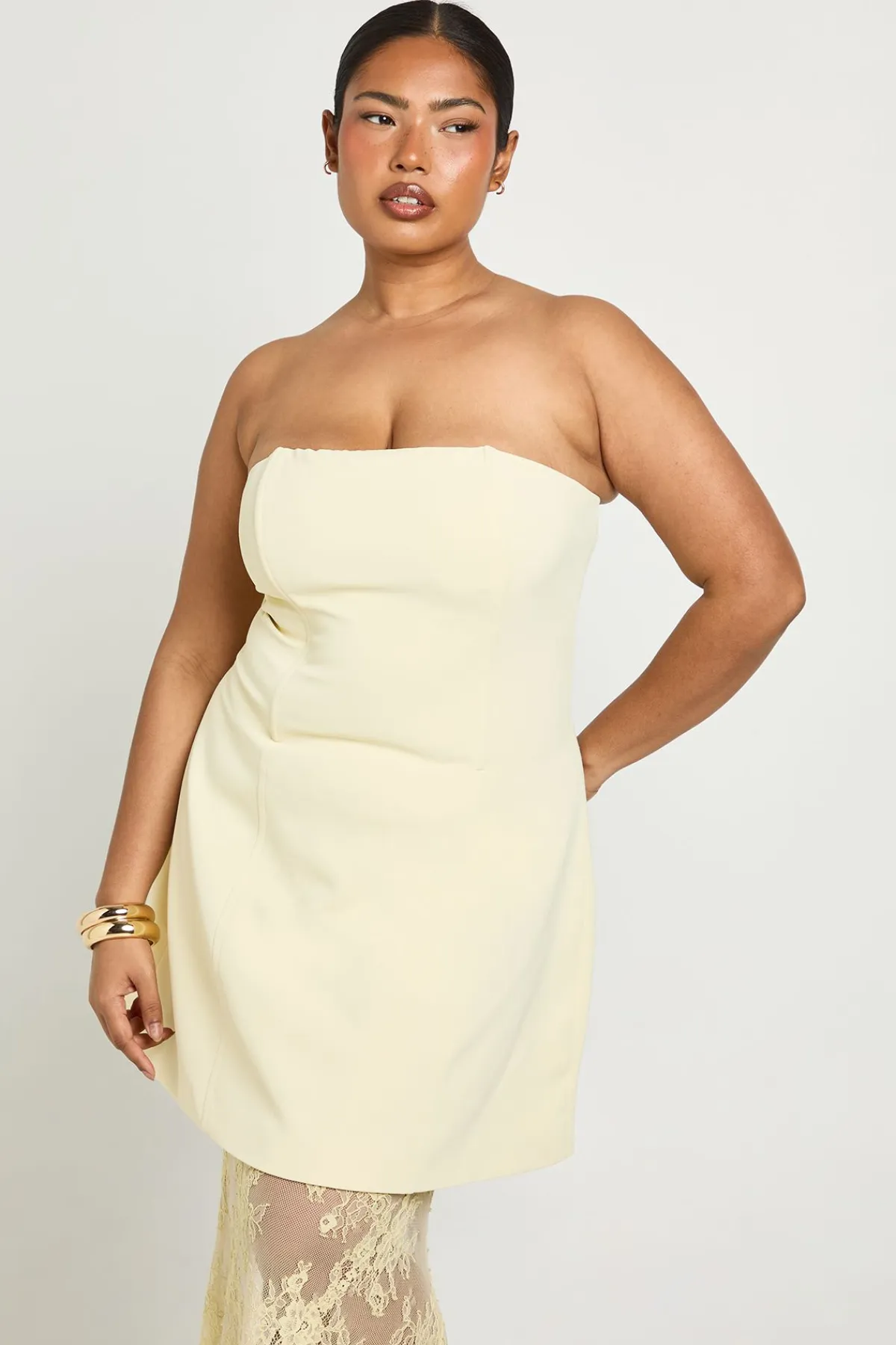 boohoo Robe Longue Grande Taille En Dentelle Structurée<Femme Satin Et Dentelle|Robes Bal De Promo