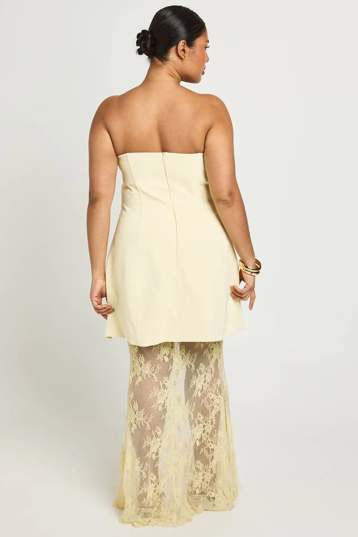 boohoo Robe Longue Grande Taille En Dentelle Structurée<Femme Satin Et Dentelle|Robes Bal De Promo