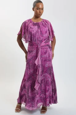 Robe Longue Grande Taille En Georgette De Viscose Imprimé À Pois Avec Manches Cape Et Volants