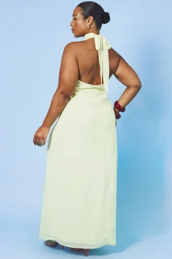 Robe Longue Grande Taille En Mousseline À Encolure Américaine Plongeante