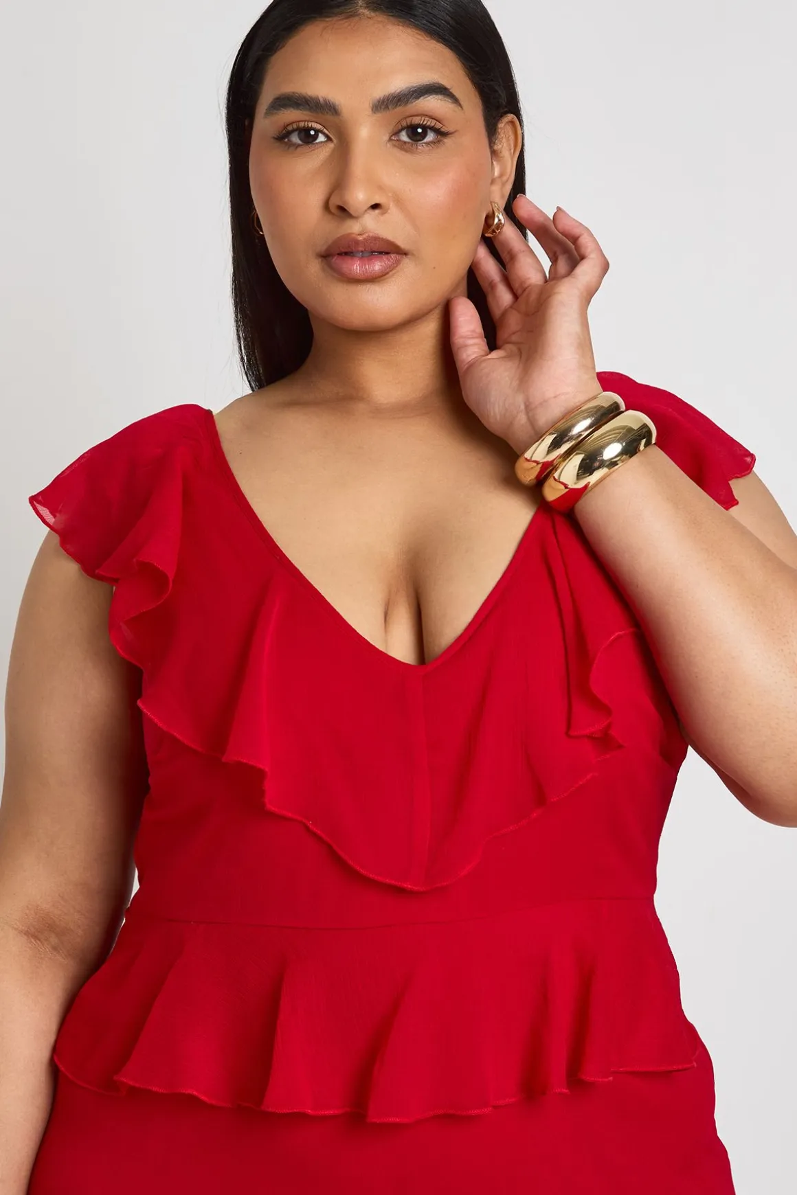 Robe Longue Grande Taille En Mousseline À Volants Et Décolleté Plongeant