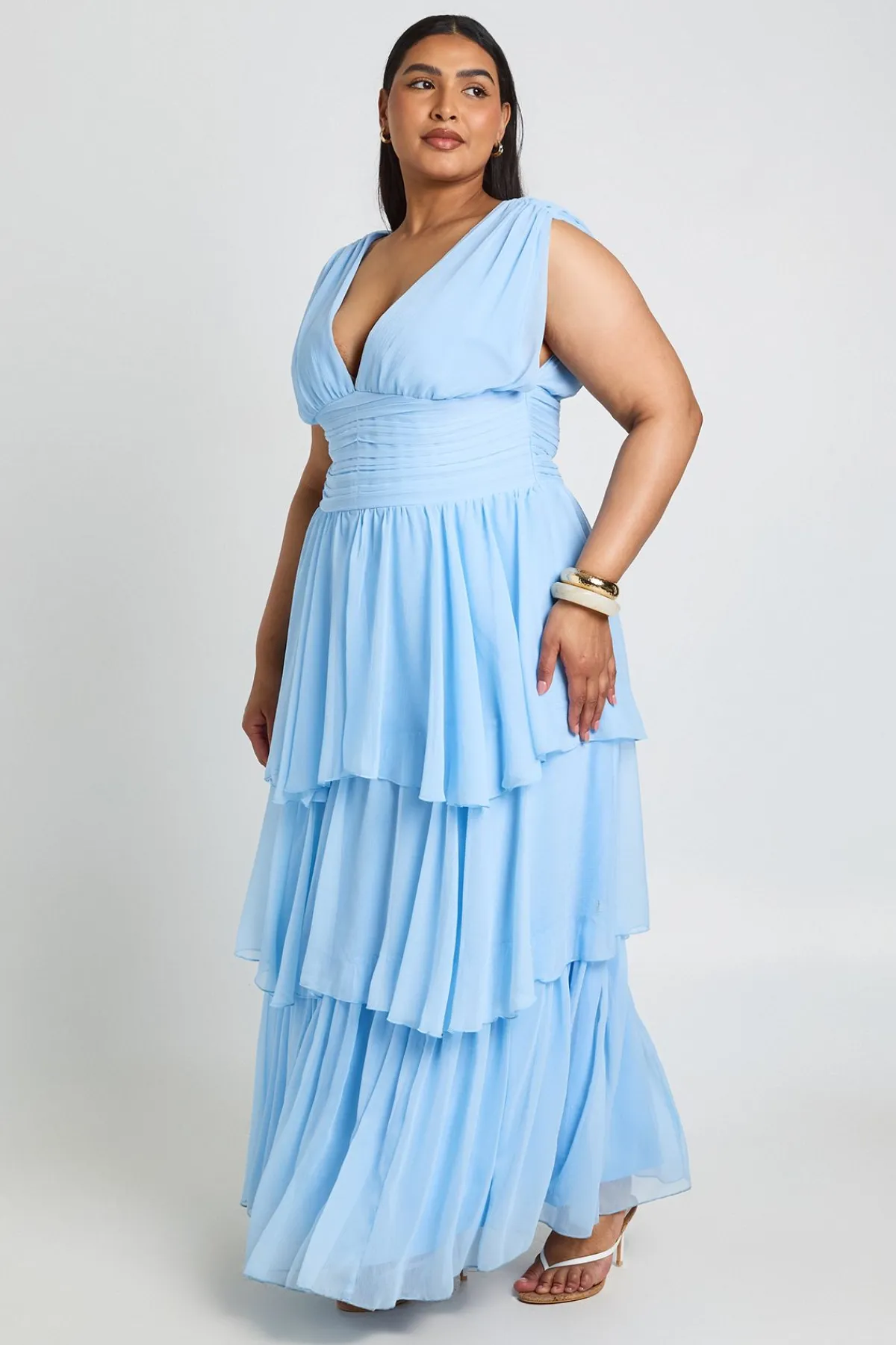 boohoo Robe Longue Grande Taille En Mousseline À Décolleté Plongeant Et Volants Superposés<Femme Toutes Les Robes|Robes Longues
