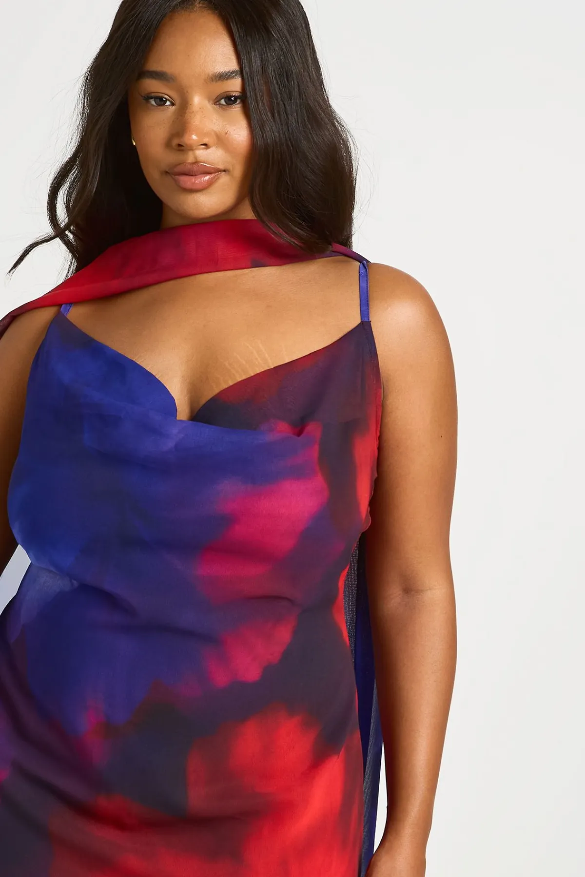 boohoo Robe Longue Grande Taille En Mousseline À Imprimé Floral Et Col Bénitier<Femme Toutes Les Robes|Robes Longues