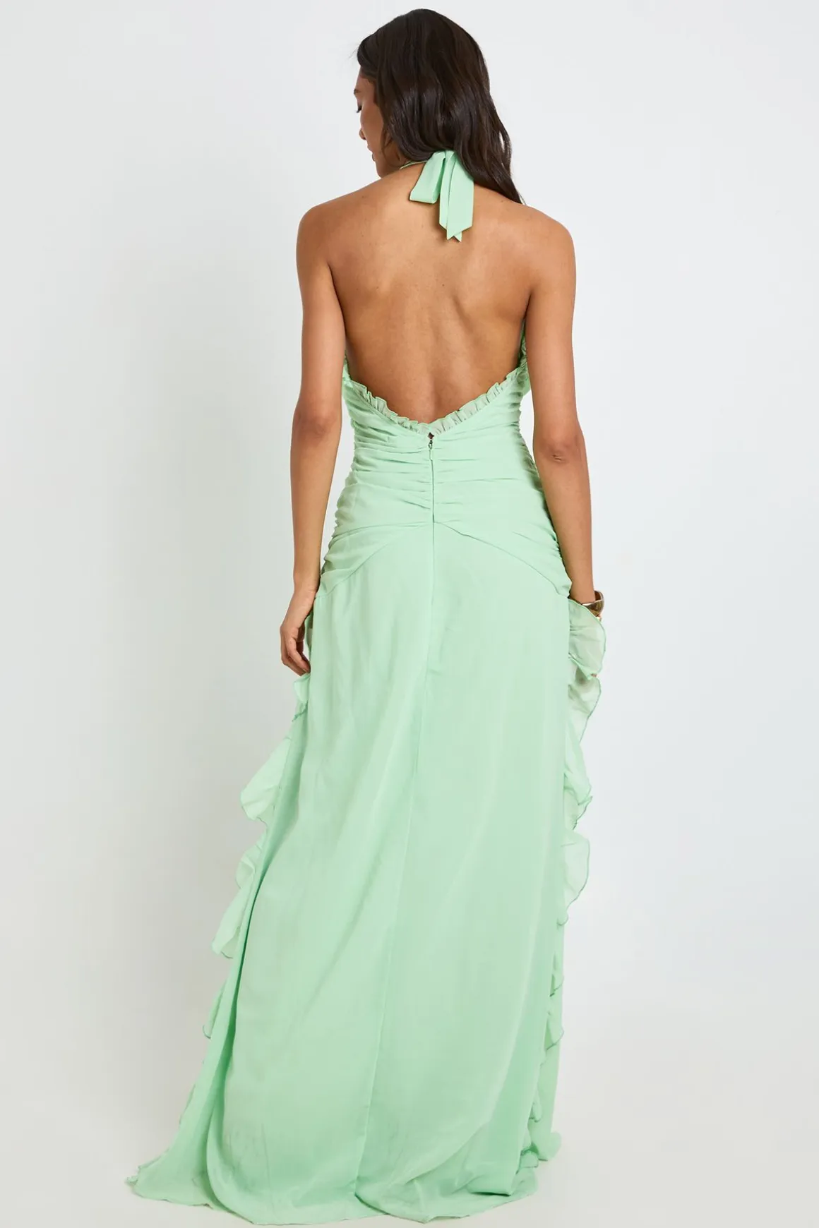 Robe Longue Grande Taille En Mousseline À Col Licou Avec Détails De Volants