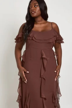 Robe Longue Grande Taille En Mousseline À Volants Et Épaules Dénudées