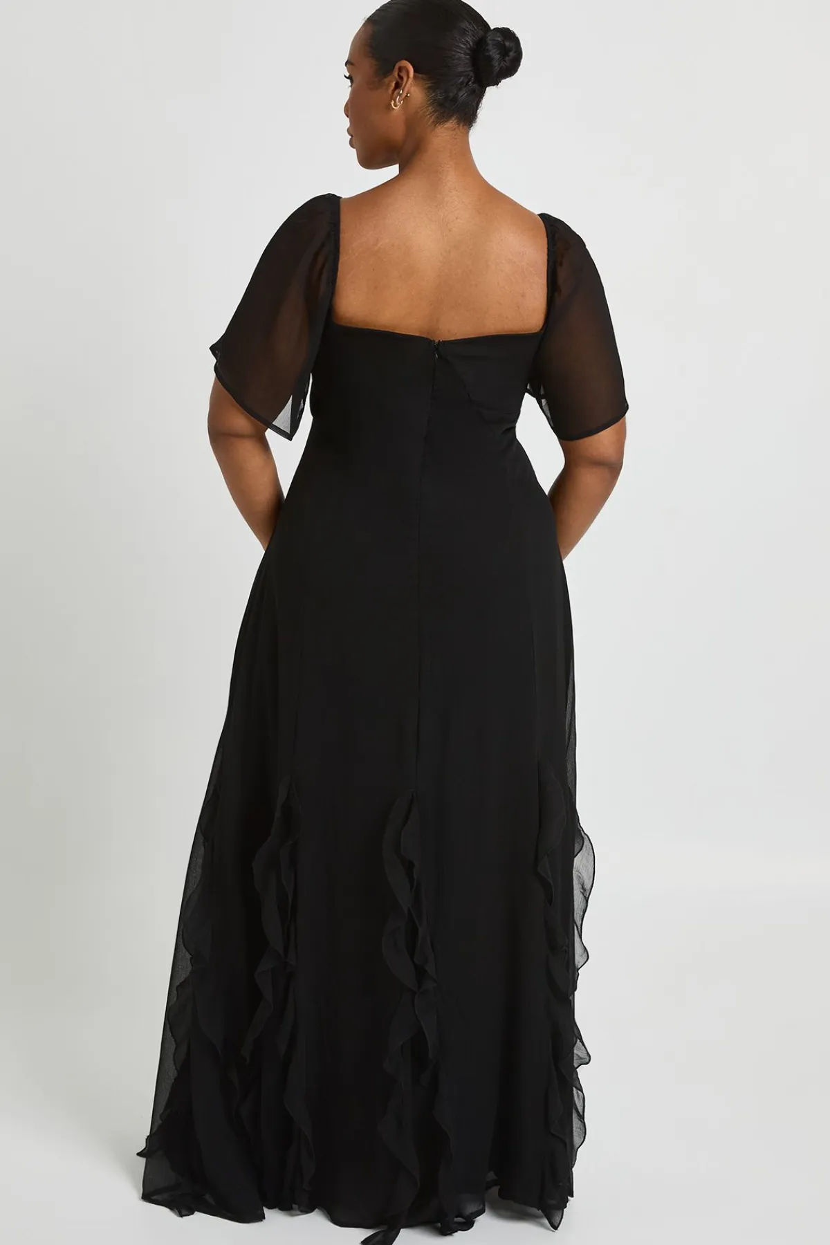 boohoo Robe Longue Grande Taille En Mousseline À Manches Bouffantes Et Volants<Femme Toutes Les Robes|Robes Longues