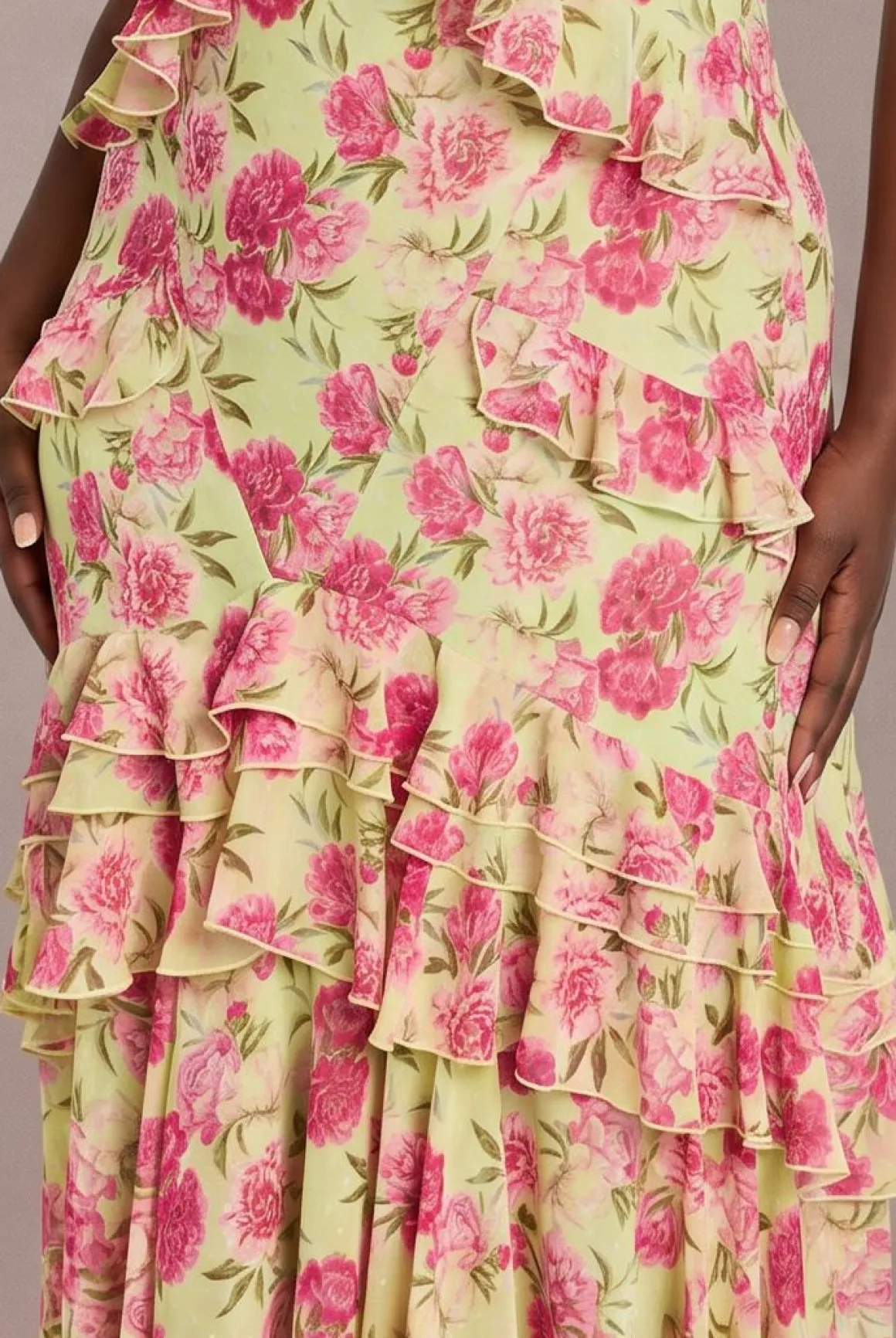Robe Longue Grande Taille En Mousseline Dobby Fleurie À Volants