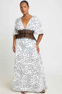 boohoo Robe Longue Grande Taille En Satin À Pois Avec Empiècement En Dentelle Et Manches Papillon<Femme Pois|Satin Et Dentelle