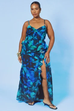 boohoo Robe Longue Grande Taille À Volants Et Bretelles Imprimée<Femme Robes|Robes Longues