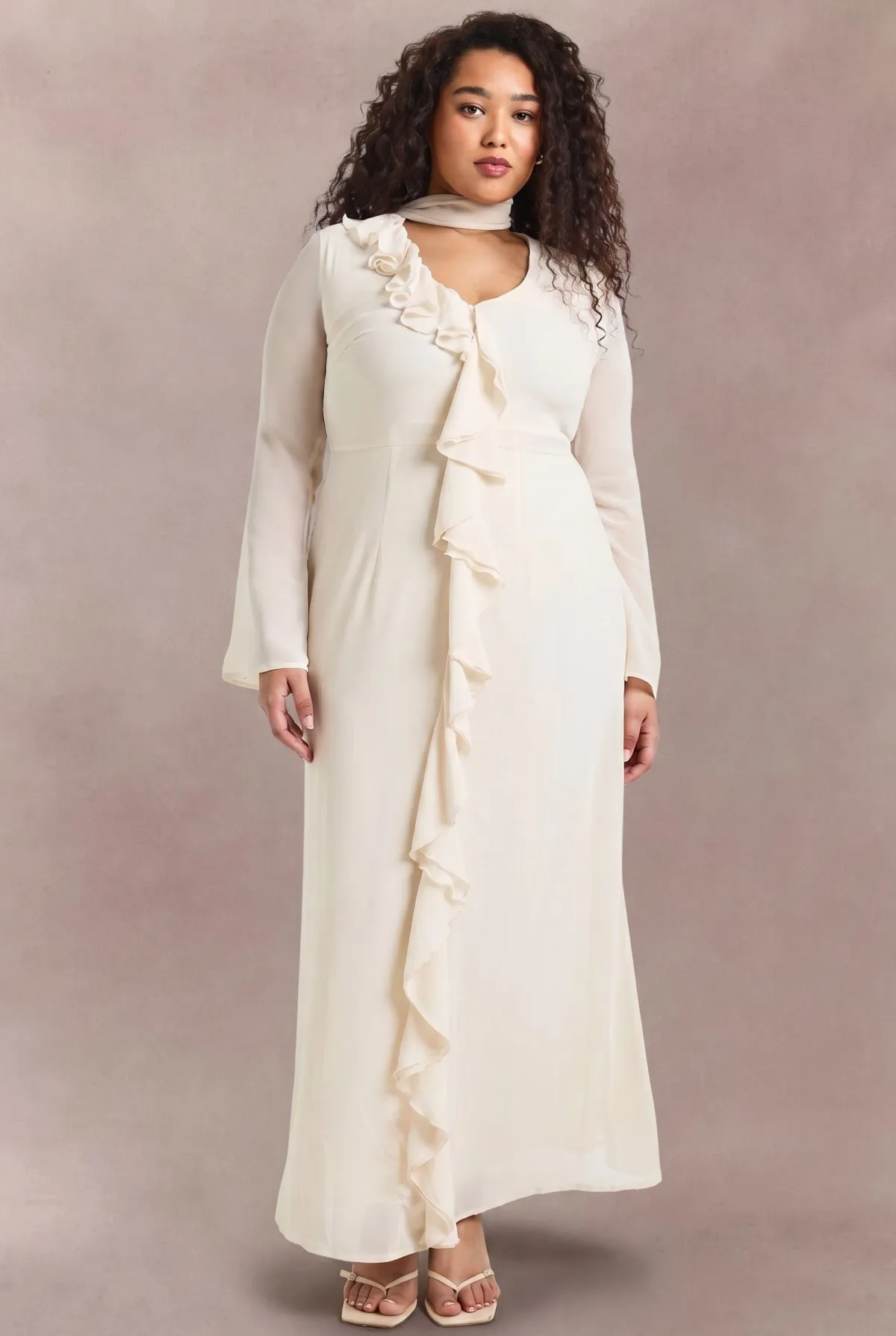 boohoo Robe Longue Grande Taille À Volant Frontal Et Détail Foulard<Femme Robes Moulantes|Robes À Manches Longues