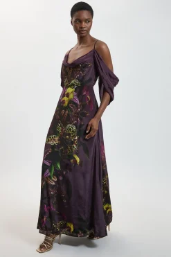 Robe Longue À Imprimé Orchidée Placé Et Épaules Dénudées