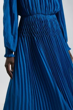 Robe Longue À Manches Ballon Plissée Avec Détails Perlés