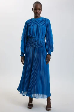 Robe Longue À Manches Ballon Plissée Avec Détails Perlés