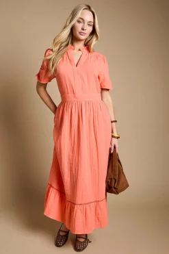 Robe Longue À Manches Courtes Avec Détail Col
