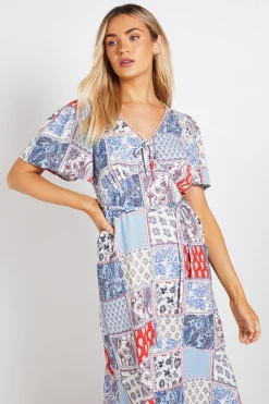 Robe Longue À Manches Évasées Et Finitions En Dentelle