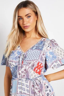 Robe Longue À Manches Évasées Et Finitions En Dentelle