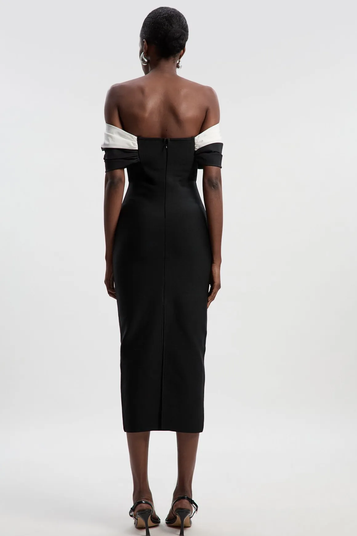 Robe Longue Moulante Bardot en Taffetas