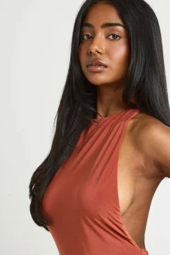 boohoo Robe Longue Moulante Dos Nu À Col Licou<Femme Robes Moulantes|Robes