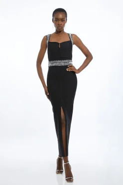 Robe Longue Moulante en Maille Ornée de Détails