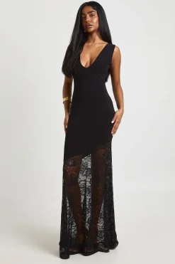 Robe Longue Moulante Sans Manches À Décolleté Plongeant Et Ourlet En Dentelle