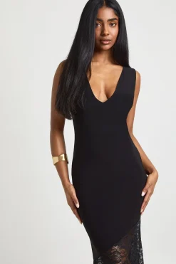 Robe Longue Moulante Sans Manches À Décolleté Plongeant Et Ourlet En Dentelle