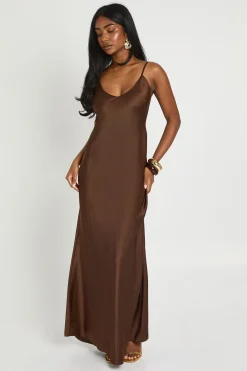 Robe Longue Nuisette Satinée À Décolleté En V