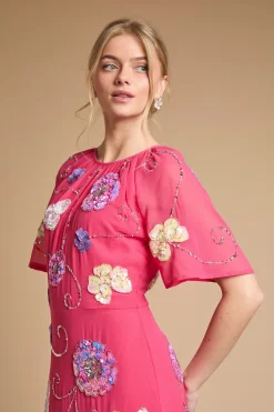 Robe Longue Ornée À Manches Évasées Effet Spectaculaire