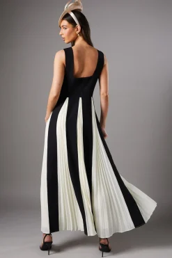 Coast Robe Longue à Panneaux Plissés et Décolleté Croisé<Femme Robes|Robe Invitée Mariage