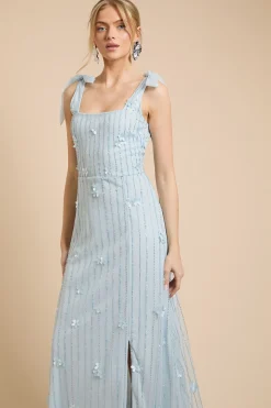 Robe Longue À Épaules Nouées Avec Broderie Florale 3D Et Perles Linéaires