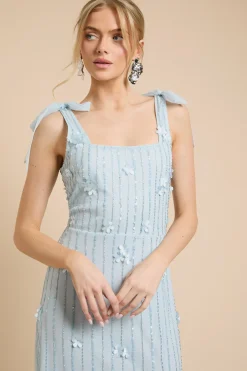 Robe Longue À Épaules Nouées Avec Broderie Florale 3D Et Perles Linéaires
