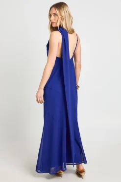 Robe Longue Petite Avec Détail Foulard En Mousseline Drapé Au Col