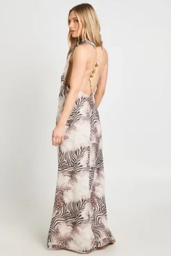 boohoo Robe Longue Petite En Mousseline Imprimée Col Bénitier Haut Dos Nu<Femme Robes|Robes De Soirée