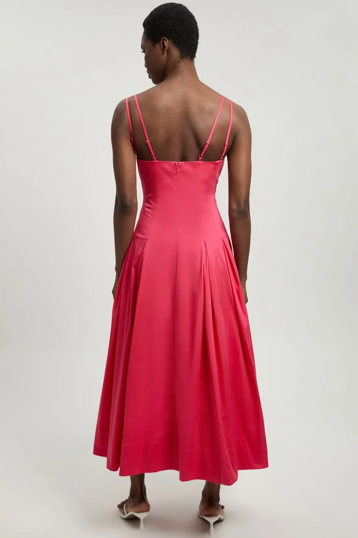 Robe Longue Petite En Satin De Coton À Encolure En V
